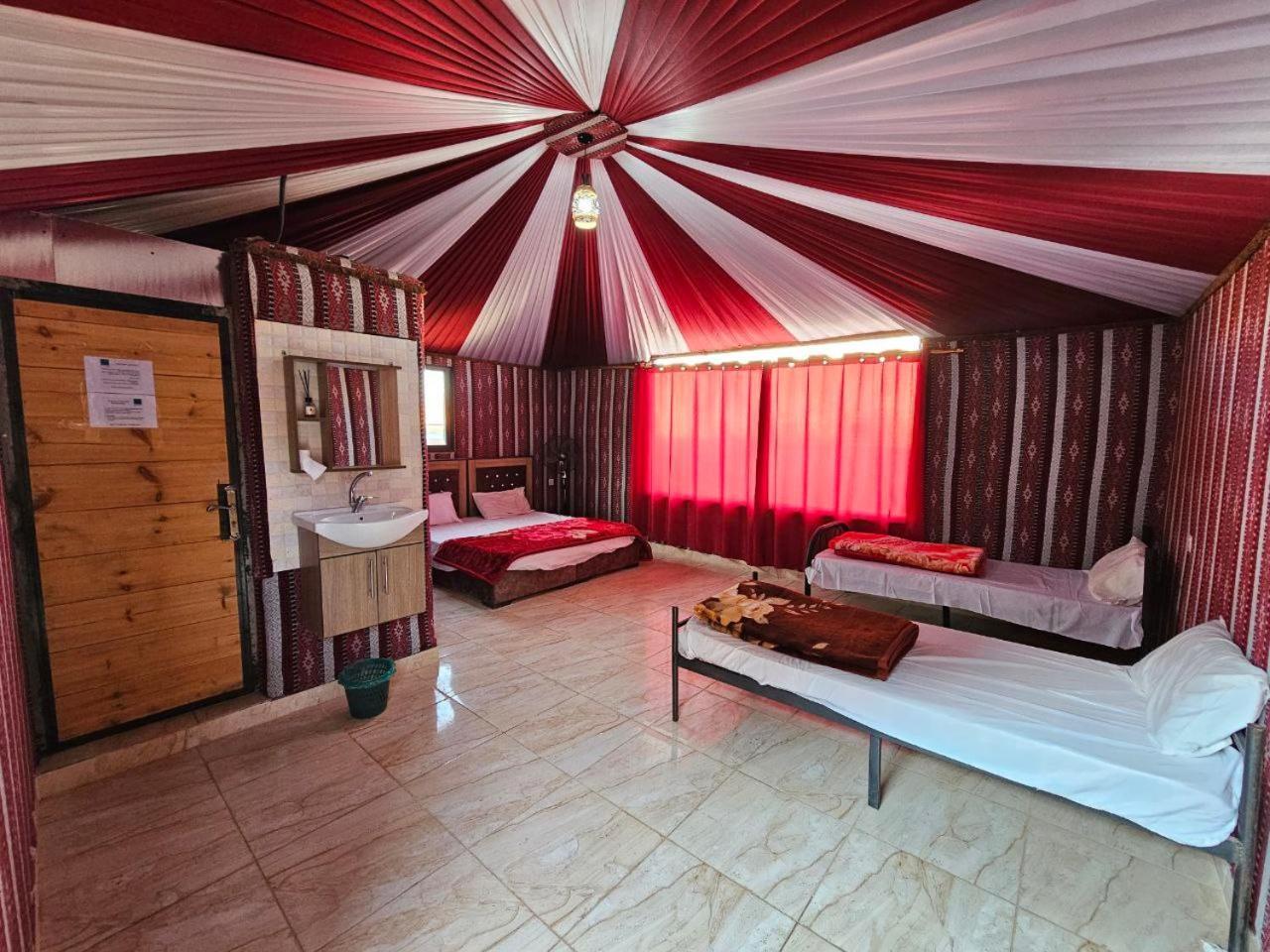 Beduin Star Trail Camp 瓦迪拉姆
