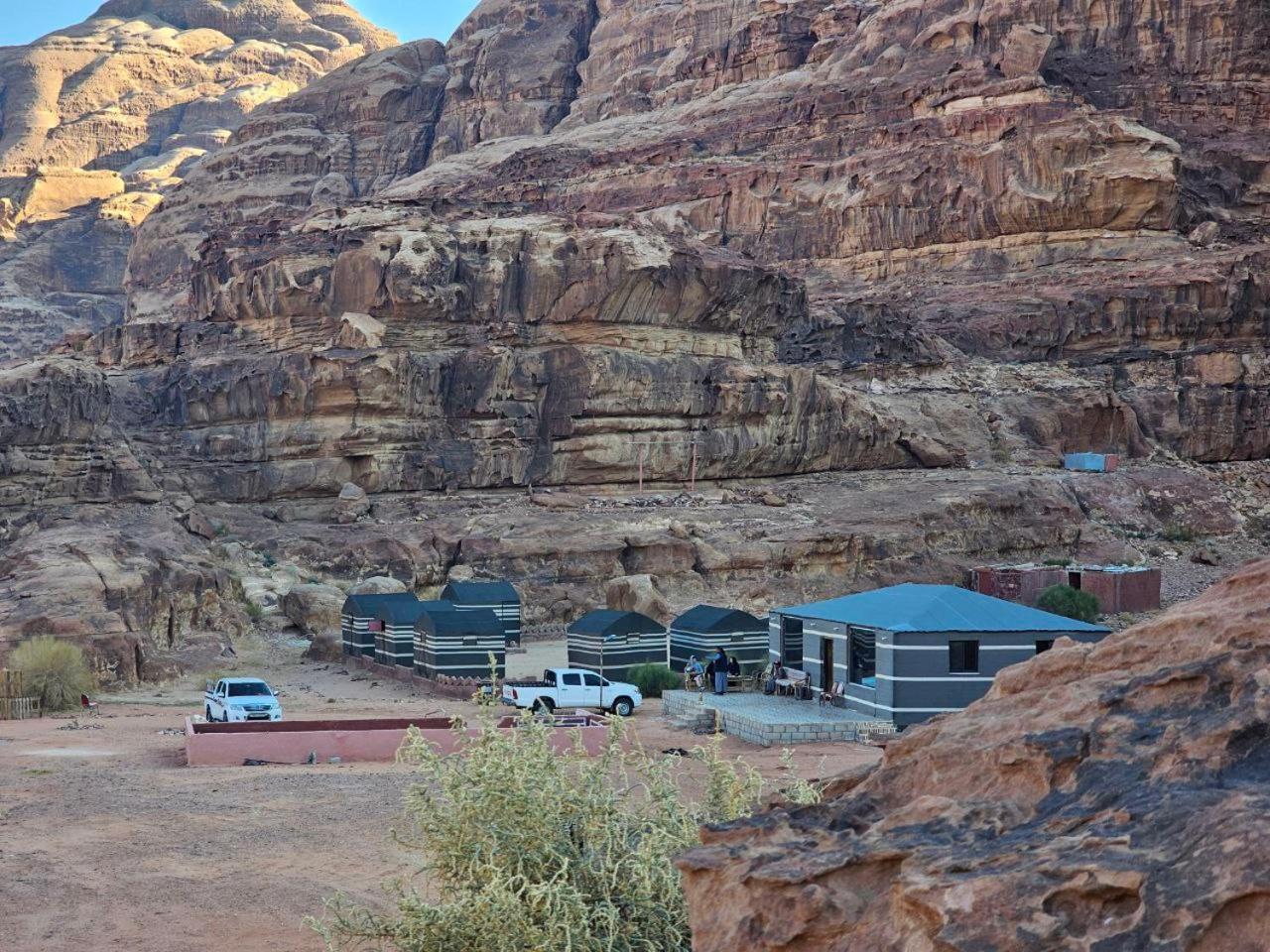 Beduin Star Trail Camp * وادي رم